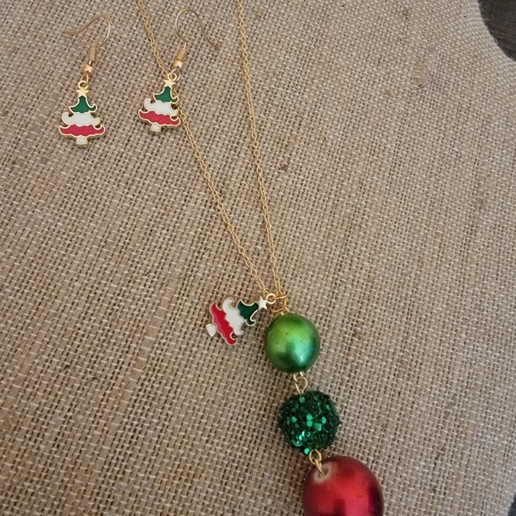 CHRISTMAS 🎄 TRESS & BALLS NECKLACE WITH EARRINGS SET - Picture 1 of 2